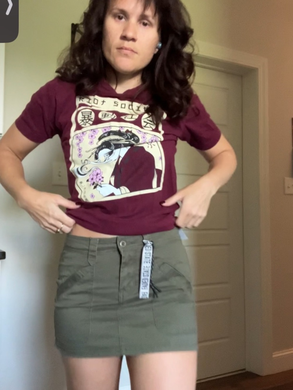 riot society Women's Graphic Short Sleeve Tee in Burgundy